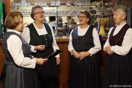 Slavnostna podelitev priznanj in cvetja diamantnim in zlatim parom  (11)